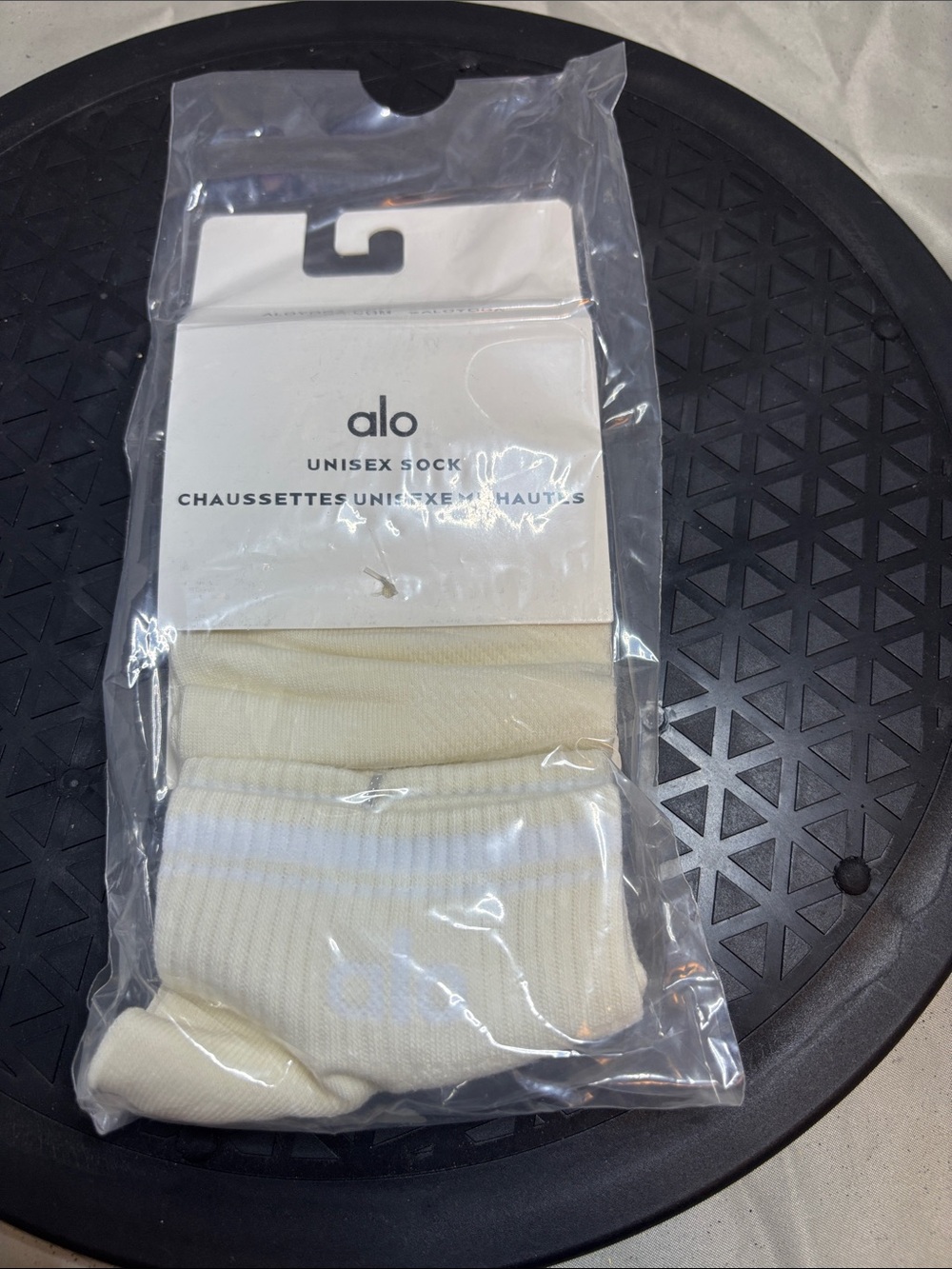 ALO Yoga Cream Unisex Athletic Socks - Ribbed Crew Pair